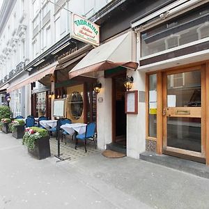 Deluxe Studio